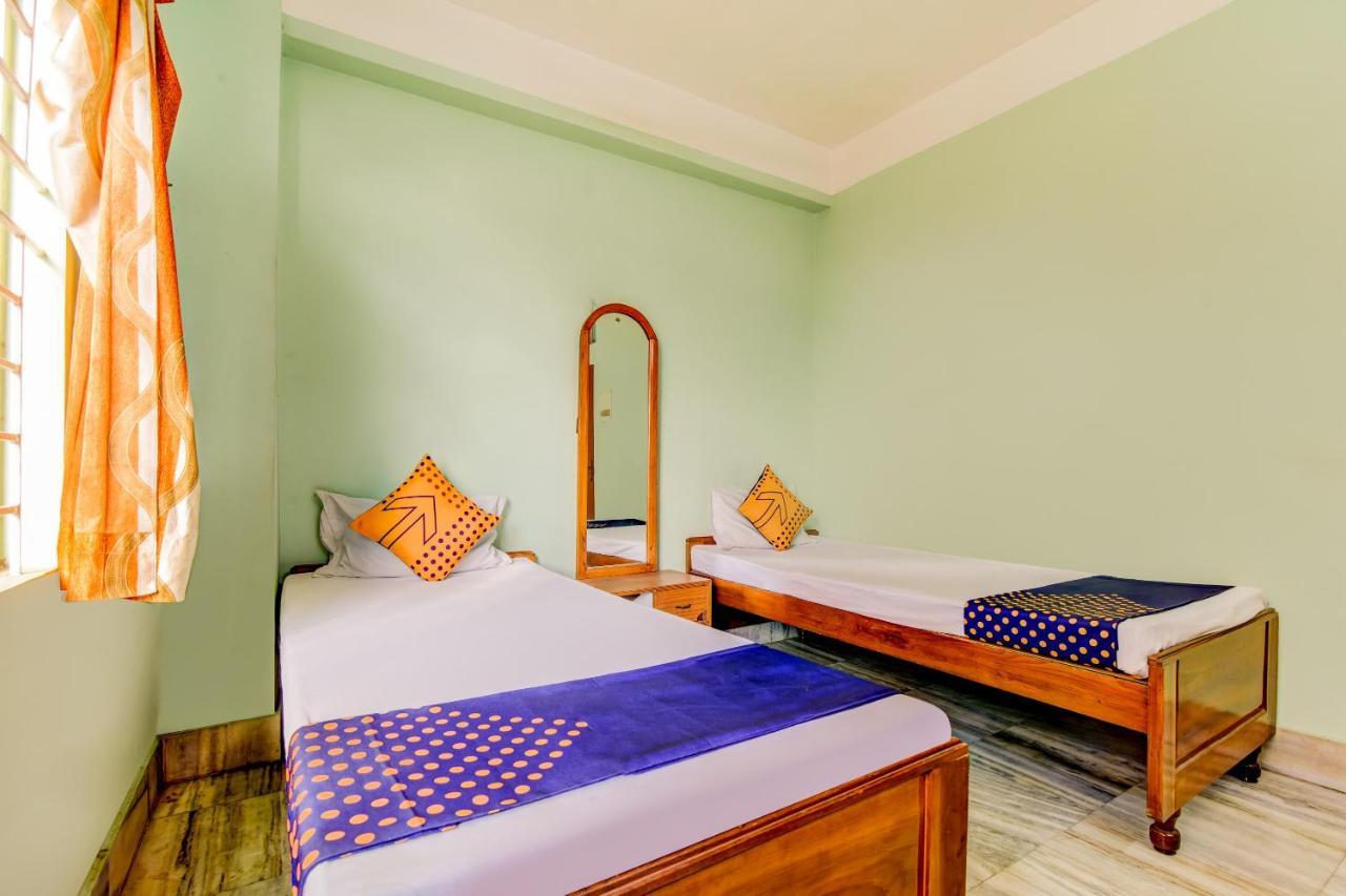 Oyo 63538 Hotel Lotus 1 Khanapara Eksteriør bilde